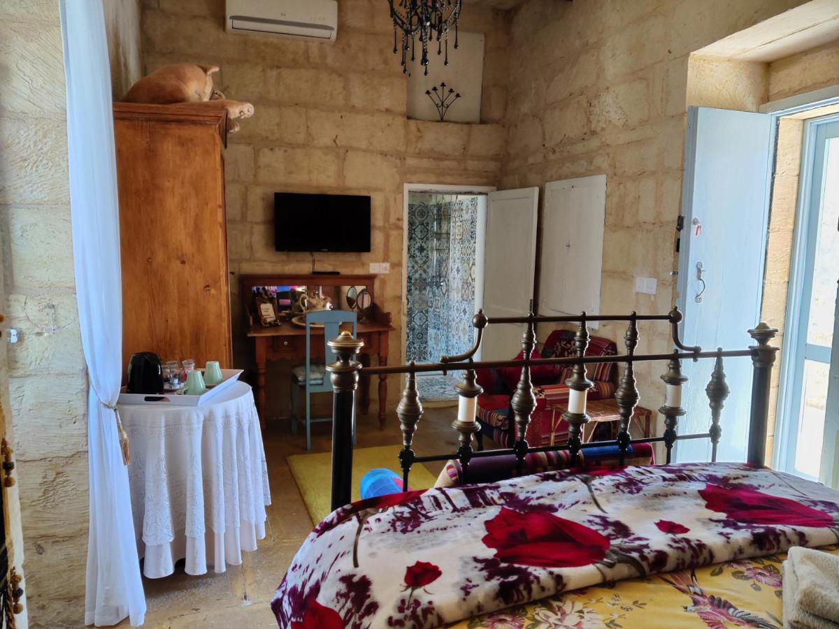 Bed and Breakfast The Garden Gate Sannat Exterior foto