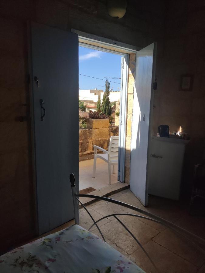 Bed and Breakfast The Garden Gate Sannat Exterior foto
